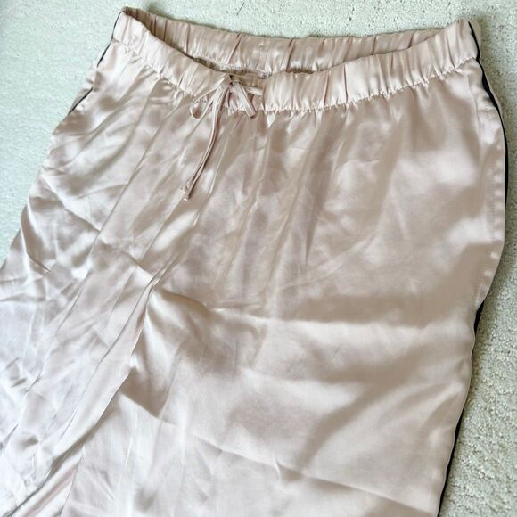 Victoria’s Secret Silky Soft Pale Pink Pajama Elastic Waist Bottoms - US women’s - Picture 2 of 11
